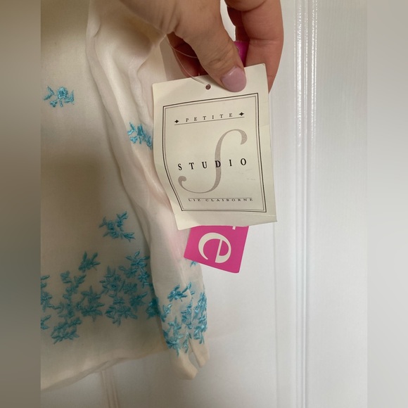 NWT Liz Claiborne Studio Petite Embroidered Shirt - Picture 4 of 5
